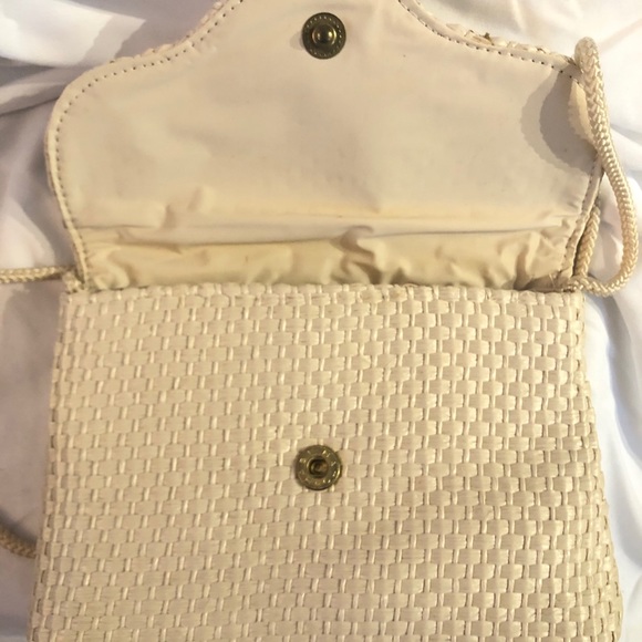 Straw Purse - Picture 2 of 3